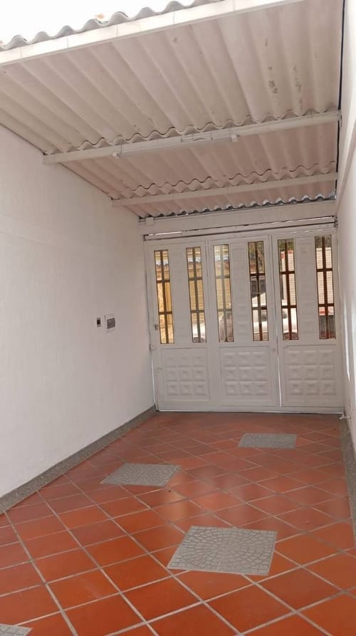 Casa de 5 alcobas en venta en Castilla, Bogotá, 240 m² · foto 19 de 23