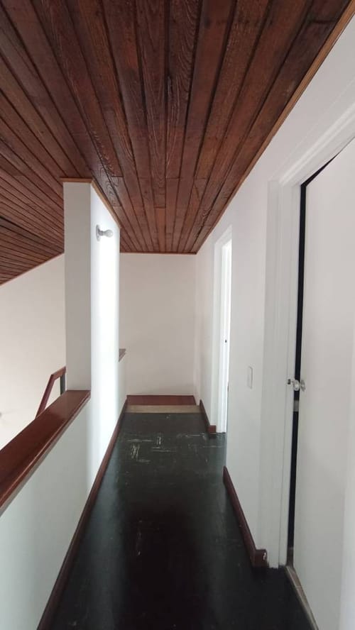 Casa de 5 alcobas en venta en Castilla, Bogotá, 240 m² · foto 3 de 23