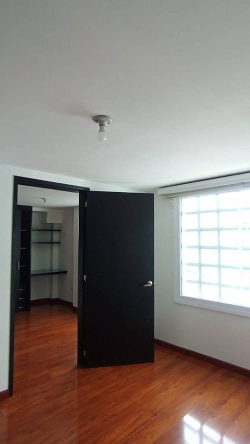 Casa de 5 alcobas en venta en Castilla, Bogotá, 240 m² · foto 11 de 23
