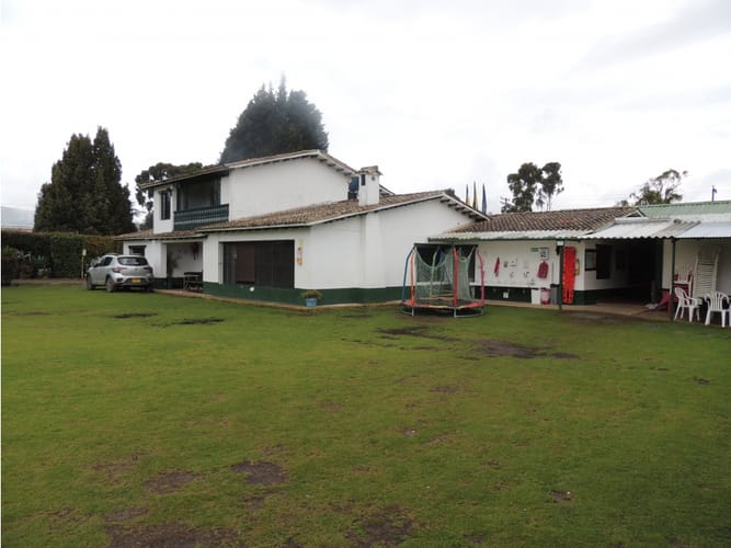 Lote en venta en Centro, Cajicá, 2000 m² · foto 2 de 23