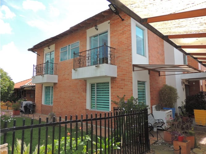 Casa de 4 alcobas en venta en El Abra, Cota, 380 m² · foto 2 de 24