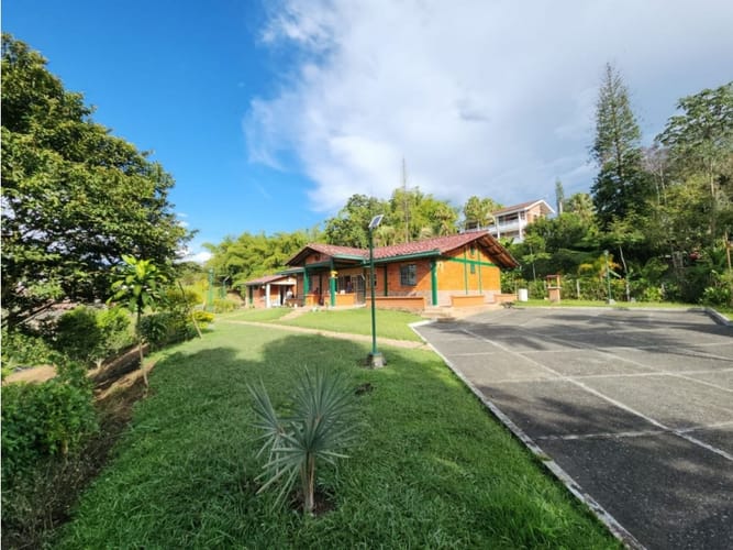 Casa de 4 alcobas en venta en Condina, Pereira, 265 m² · foto 2 de 15