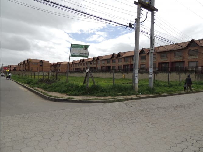 Lote en venta en Chilacos, Chía, 2249 m² · foto 4 de 12
