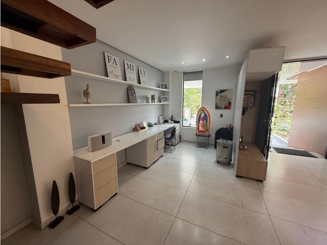 Casa de 4 alcobas en venta en La Chinca, La Estrella, 216 m² · foto 4 de 24