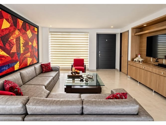 Casa de 3 alcobas en venta en Pueblito Cafetero, Pereira, 290 m² · foto 2 de 8