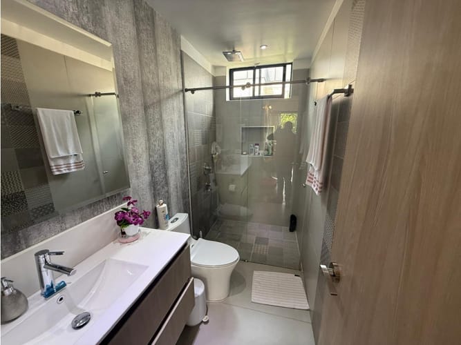 Casa de 4 alcobas en venta en La Chinca, La Estrella, 216 m² · foto 21 de 24