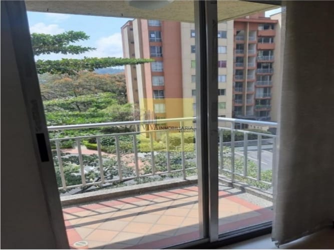 Apartaestudio en venta en Suramérica, Itagüí, 98 m² · foto 2 de 13