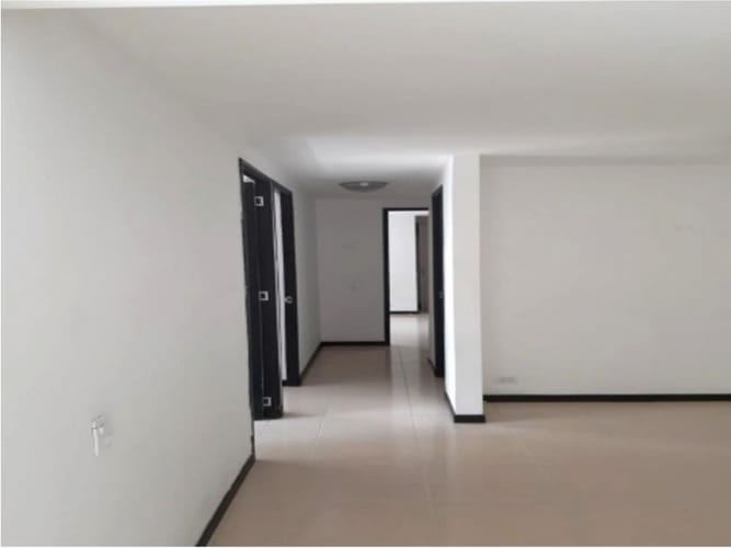 Apartaestudio en venta en Suramérica, Itagüí, 98 m² · foto 3 de 13