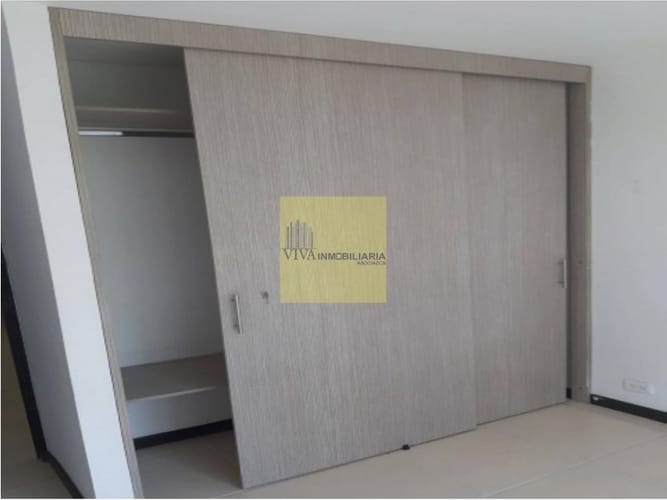Apartaestudio en venta en Suramérica, Itagüí, 98 m² · foto 7 de 13