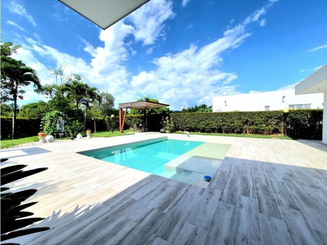 Casa de 3 alcobas en venta en Pueblito Cafetero, Pereira, 350 m² · foto 3 de 11