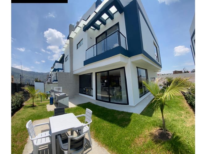Casa de 4 alcobas en venta en Cota, 151 m² · foto 2 de 24