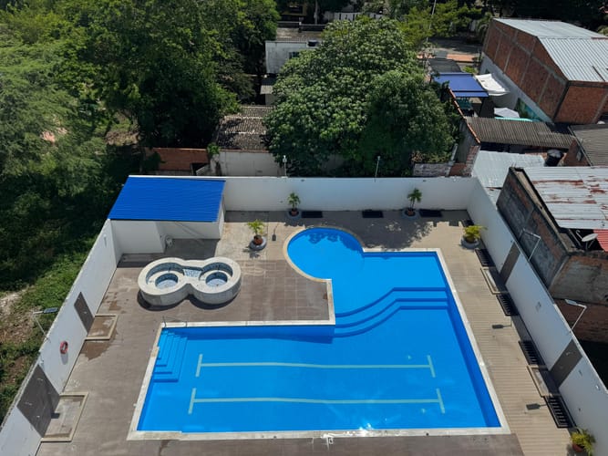 Apartamento de 3 alcobas en venta en Ricaurte, 92 m² · foto 2 de 15