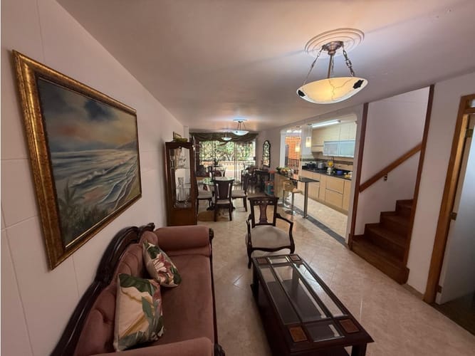 Casa de 3 alcobas en venta en San Isidro, Medellín, 186 m² · foto 2 de 24