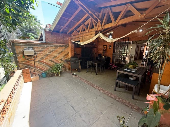 Casa de 3 alcobas en venta en San Isidro, Medellín, 186 m² · foto 4 de 24