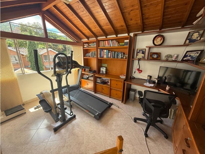 Casa de 3 alcobas en venta en San Isidro, Medellín, 186 m² · foto 13 de 24