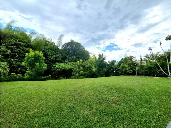 Casa de 2 alcobas en venta en Cerritos, Pereira, 160 m² · foto 2 de 12