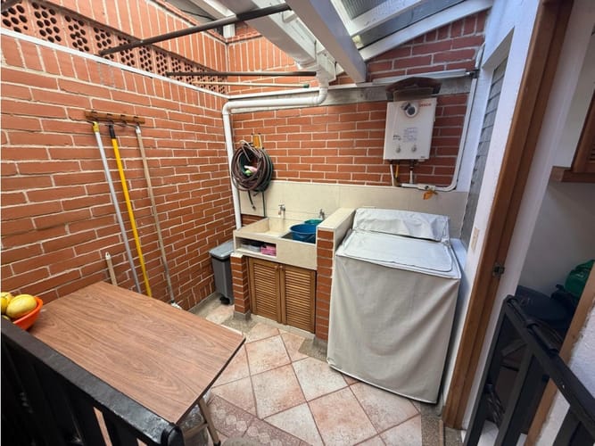 Casa de 3 alcobas en venta en San Isidro, Medellín, 186 m² · foto 17 de 24