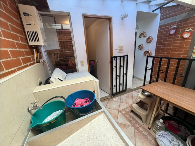 Casa de 3 alcobas en venta en San Isidro, Medellín, 186 m² · foto 18 de 24