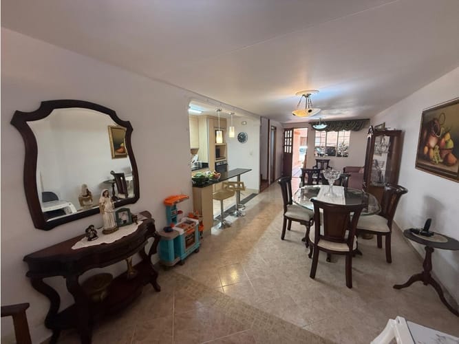 Casa de 3 alcobas en venta en San Isidro, Medellín, 186 m² · foto 21 de 24