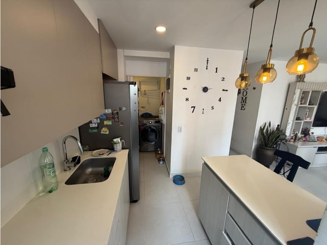 Apartamento de 3 alcobas en venta en Los Alcazares, Sabaneta, 79 m² · foto 2 de 15