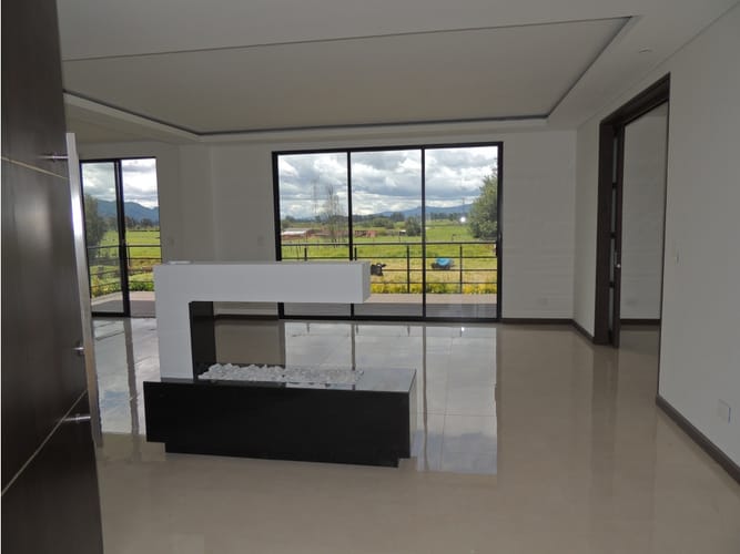 Casa de 3 alcobas en venta en Parcelas, Cota, 240 m² · foto 4 de 24