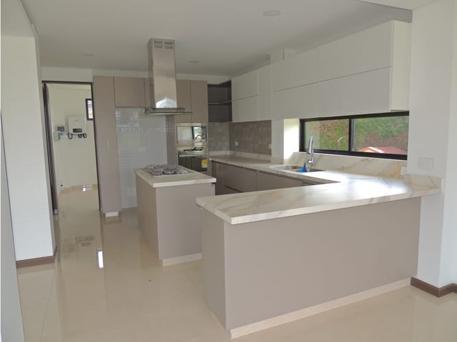 Casa de 3 alcobas en venta en Parcelas, Cota, 240 m² · foto 9 de 24