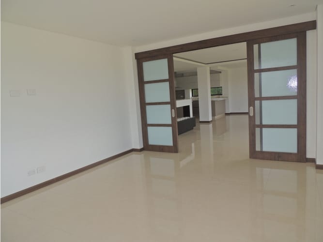 Casa de 3 alcobas en venta en Parcelas, Cota, 240 m² · foto 11 de 24