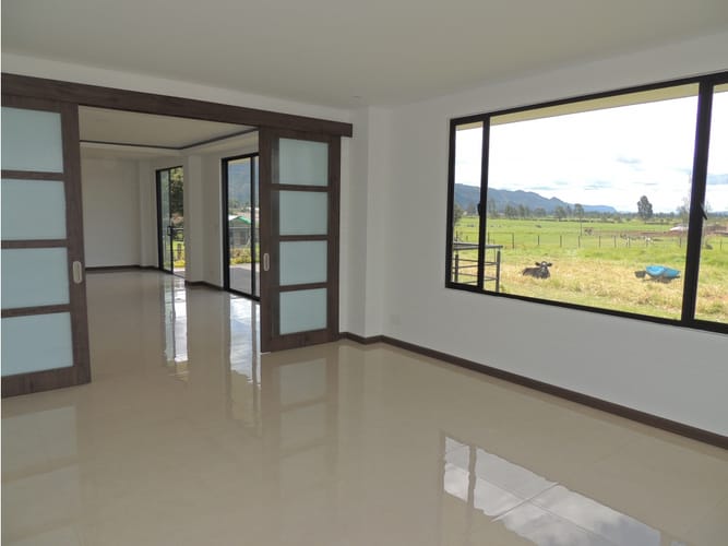 Casa de 3 alcobas en venta en Parcelas, Cota, 240 m² · foto 12 de 24