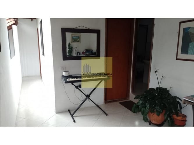 Casa de 10 alcobas en venta en Suramérica, La Estrella, 300 m² · foto 3 de 11