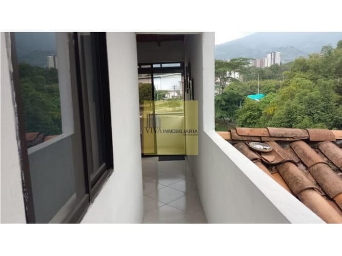 Casa de 10 alcobas en venta en Suramérica, La Estrella, 300 m² · foto 7 de 11