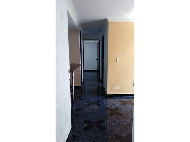 Apartamento de 2 alcobas en venta en Loma Del Indio, Medellín, 38 m² · foto 2 de 9