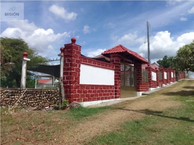 Casa de 3 alcobas en venta en Ricaurte, Ricaurte, 398 m² · foto 5 de 24