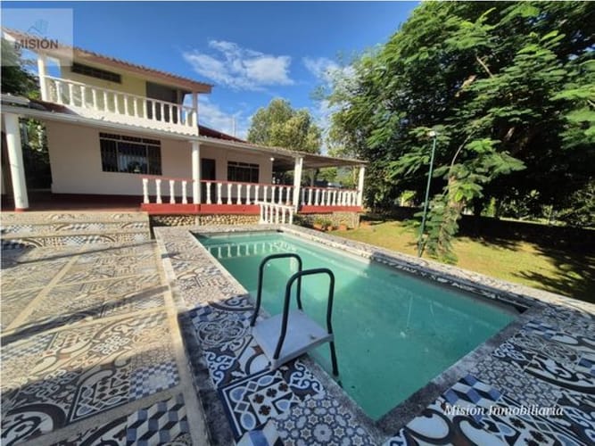 Casa de 3 alcobas en venta en Ricaurte, Ricaurte, 398 m² · foto 8 de 24