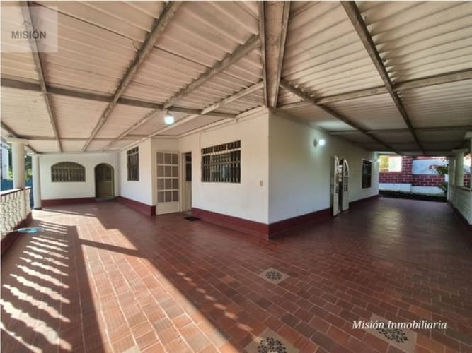 Casa de 3 alcobas en venta en Ricaurte, Ricaurte, 398 m² · foto 11 de 24