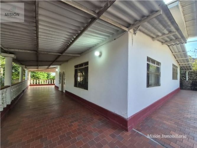 Casa de 3 alcobas en venta en Ricaurte, Ricaurte, 398 m² · foto 12 de 24