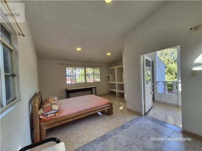 Casa de 3 alcobas en venta en Ricaurte, Ricaurte, 398 m² · foto 16 de 24