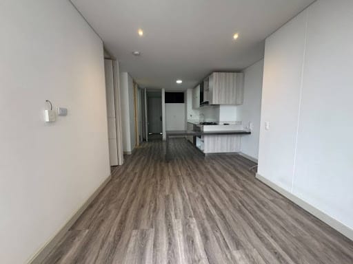 Apartaestudio en arriendo en El Tesoro, Medellín, 61 m² · foto 2 de 11