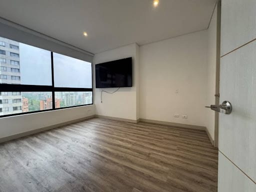 Apartaestudio en arriendo en El Tesoro, Medellín, 61 m² · foto 6 de 11