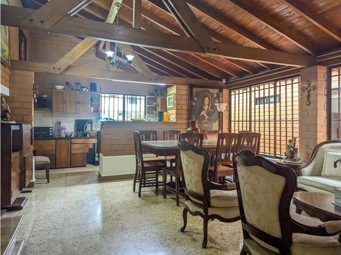 Casa de 7 alcobas en venta en Los Balsos, Medellín, 300 m² · foto 11 de 24