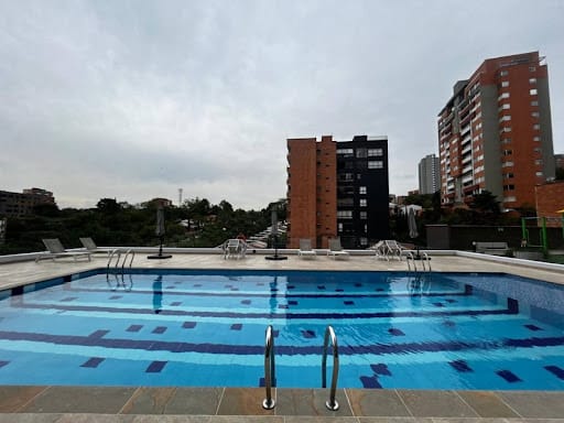 Apartamento de 3 alcobas en venta en Loma Del Chocho, Envigado, 126 m² · foto 21 de 24