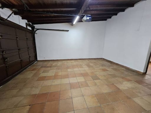 Casa de 8 alcobas en arriendo en Conquistadores, Medellín, 350 m² · foto 3 de 24
