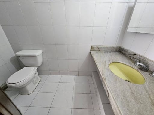 Casa de 8 alcobas en arriendo en Conquistadores, Medellín, 350 m² · foto 6 de 24