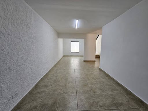 Casa de 8 alcobas en arriendo en Conquistadores, Medellín, 350 m² · foto 9 de 24