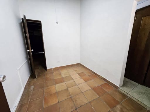 Casa de 8 alcobas en arriendo en Conquistadores, Medellín, 350 m² · foto 15 de 24