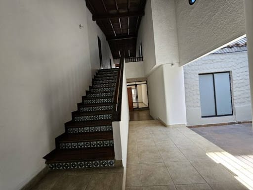 Casa de 8 alcobas en arriendo en Conquistadores, Medellín, 350 m² · foto 18 de 24