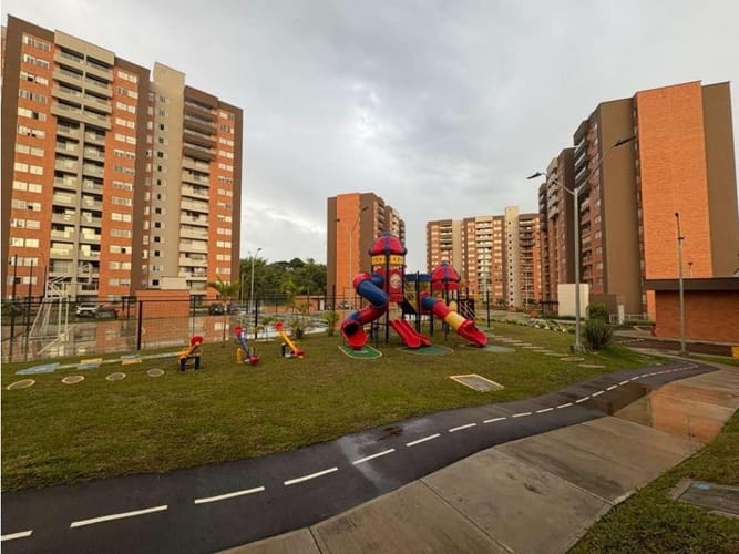Apartamento de 2 alcobas en venta en Belmonte, Pereira, 67 m² · foto 3 de 11