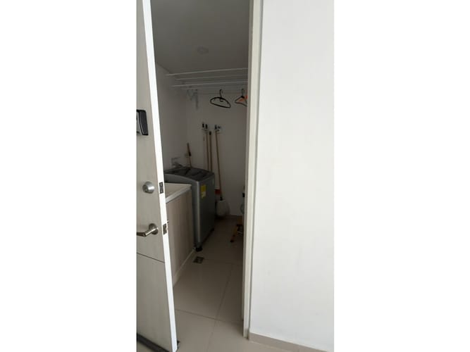 Apartamento de 2 alcobas en venta en Quirinal, Neiva, 79 m² · foto 7 de 24