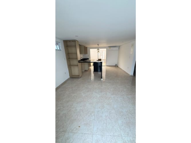 Casa de 5 alcobas en arriendo en Crespo, Cartagena, 250 m² · foto 2 de 13