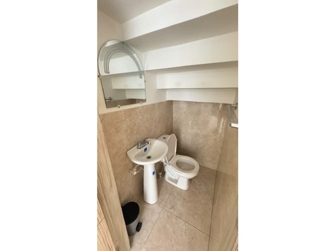 Casa de 5 alcobas en arriendo en Crespo, Cartagena, 250 m² · foto 4 de 13