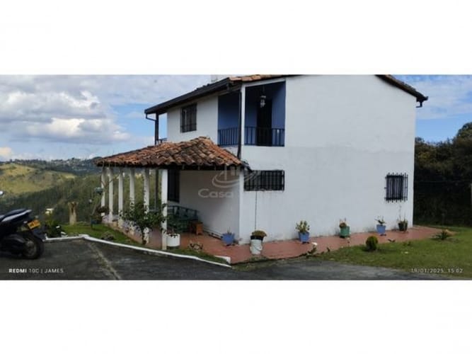 Finca en venta en Santa Elena, Medellín, 150 m² · foto 9 de 12